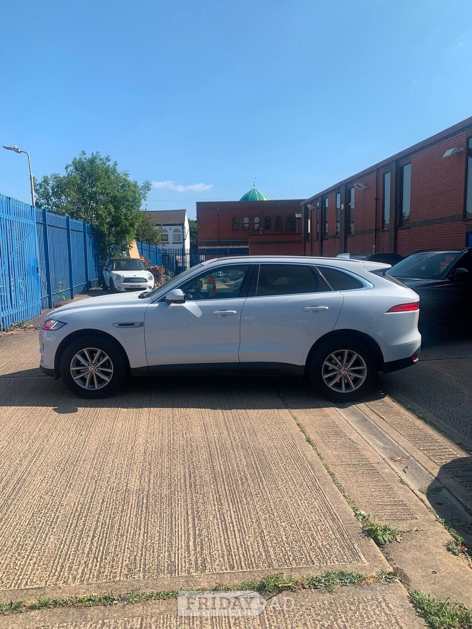 [ berth ]Jaguar F-Pace