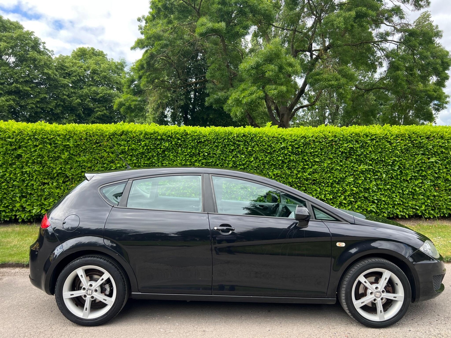 [ berth ]SEAT Leon
