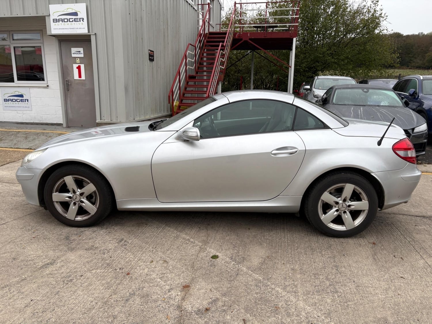[ berth ]Mercedes-Benz SLK