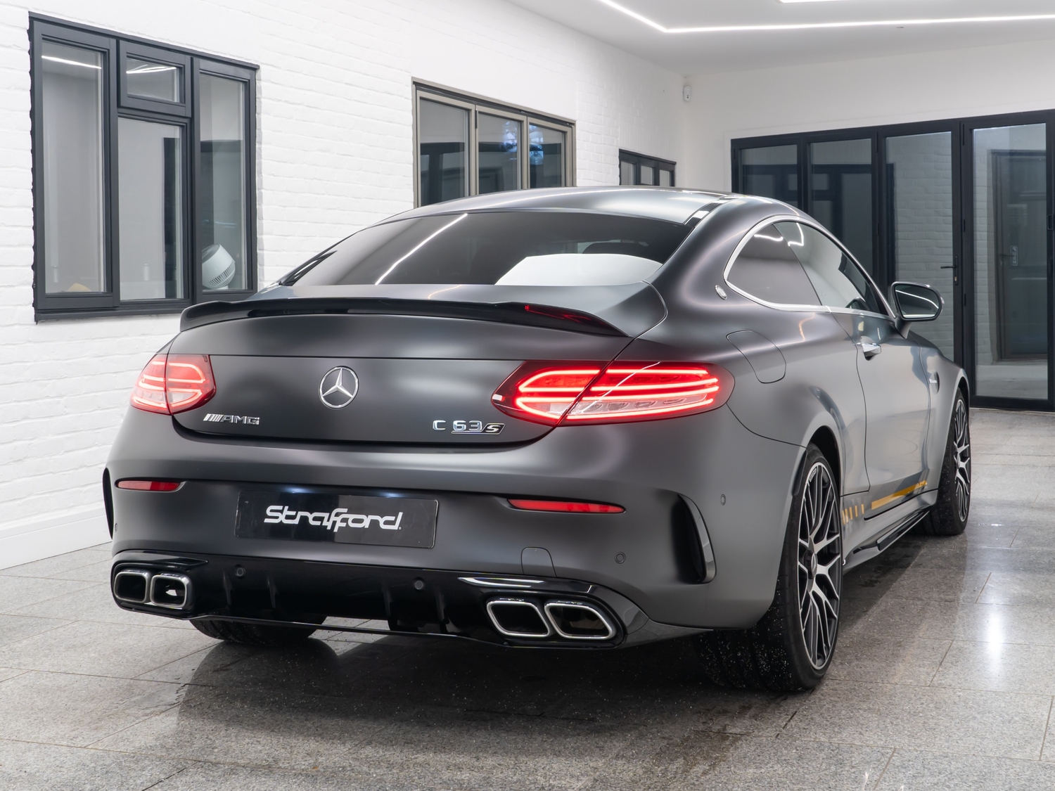 [ berth ]Mercedes-Benz C Class