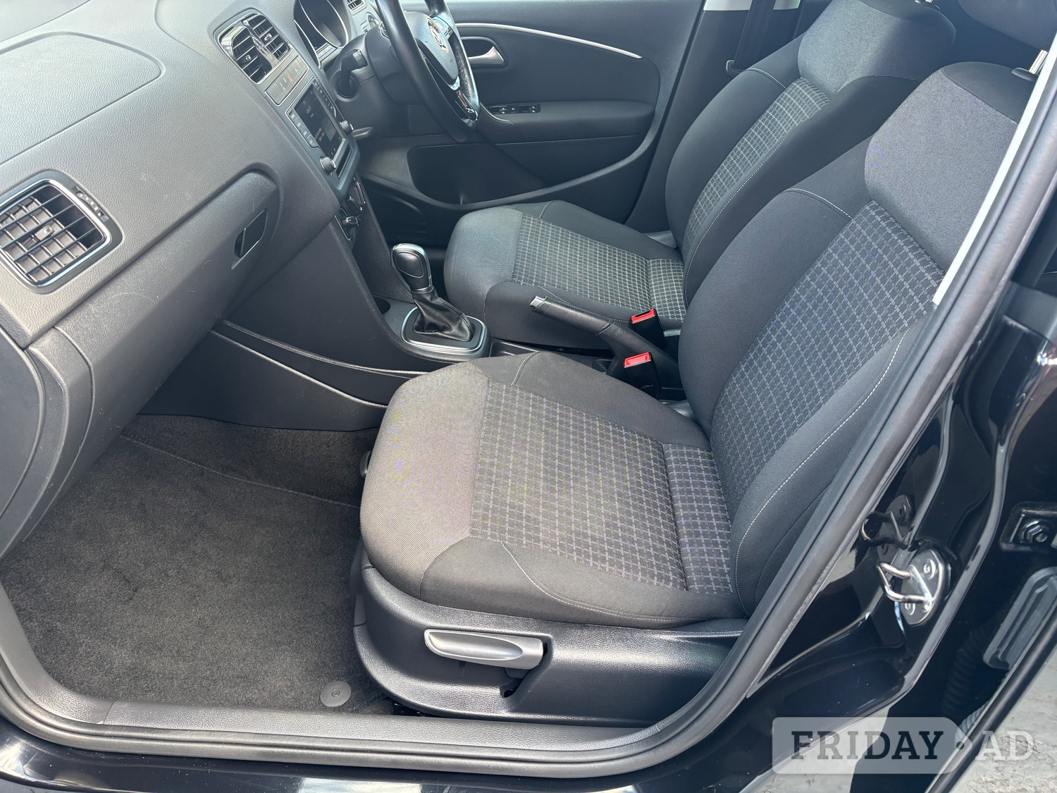 [ berth ]Volkswagen Polo
