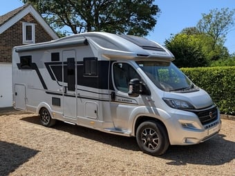 Adria Matrix Supreme 670 DC - 9 Speed Auto - Island Bed 2021 for sale