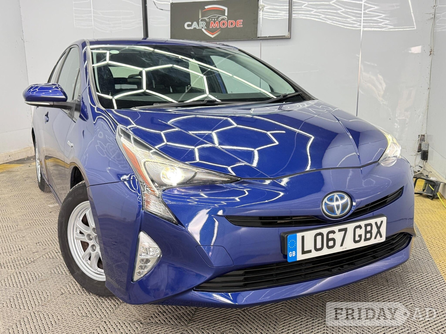 Toyota Prius 2018 - Cars in Hillingdon