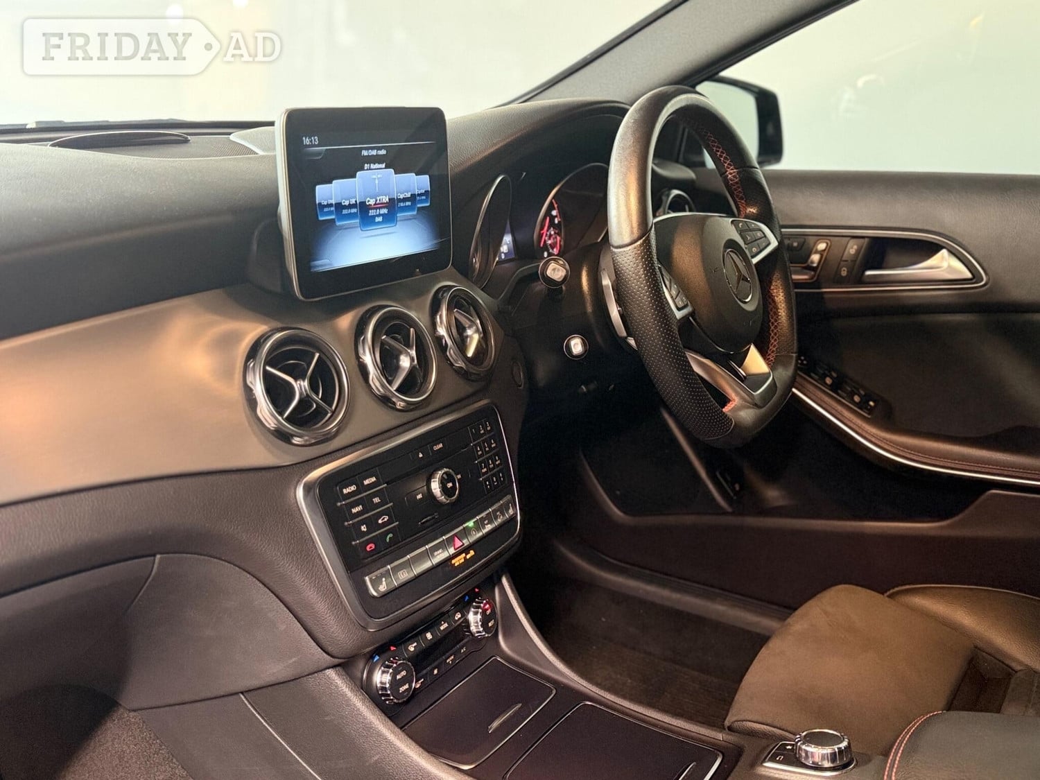 Mercedes-Benz GLA 2018 - Cars
