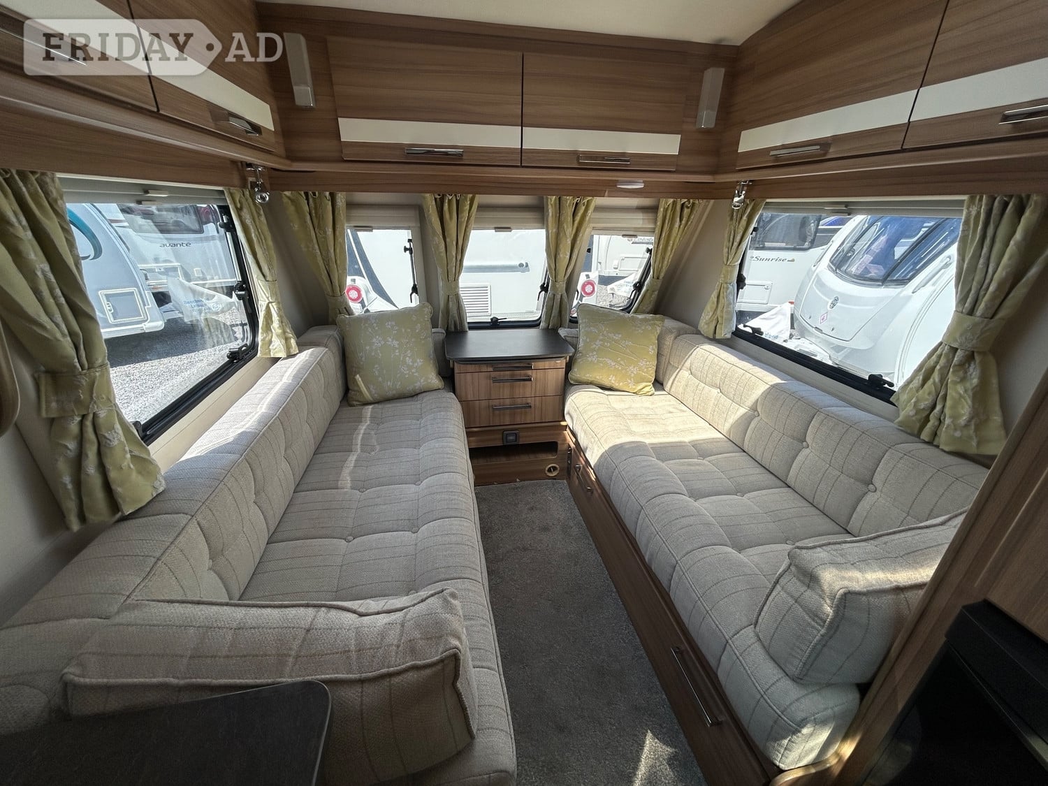 Lunar Cosmos 352 2016 - Motorhomes & Caravans in Thirsk