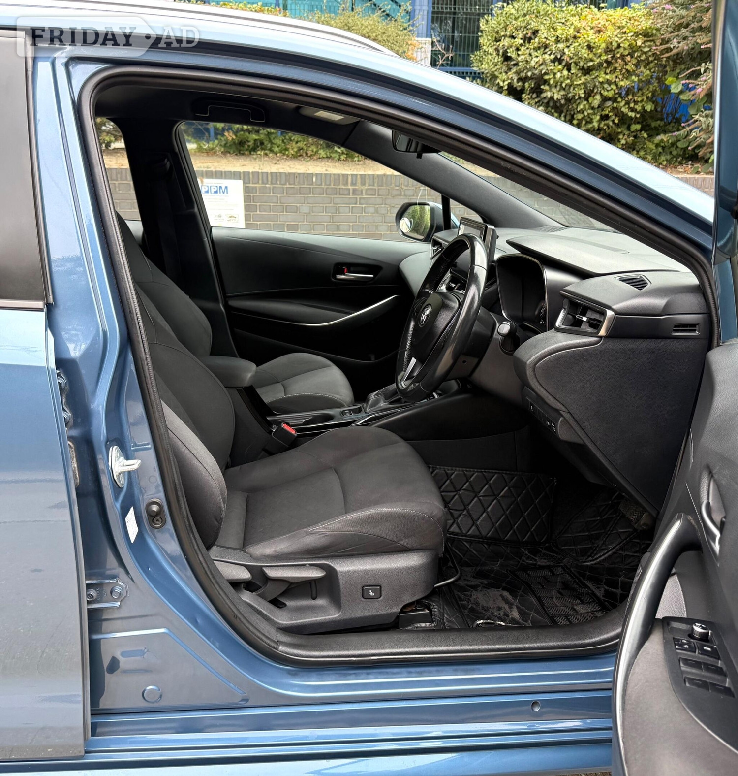 Toyota Corolla 2019 - Cars in Havering