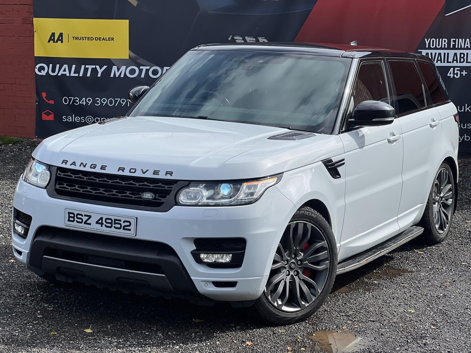 Land Rover Range Rover Sport 2017 - Cars in Stalybridge