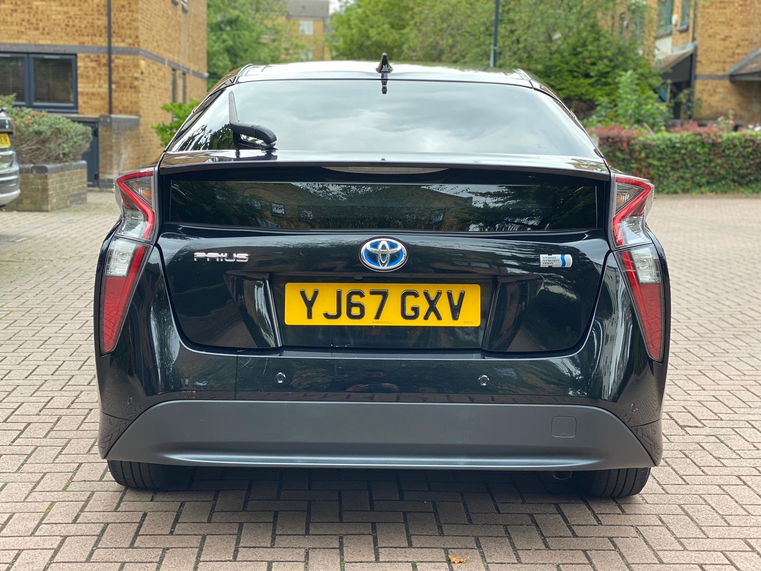 Toyota Prius 2016 - Cars