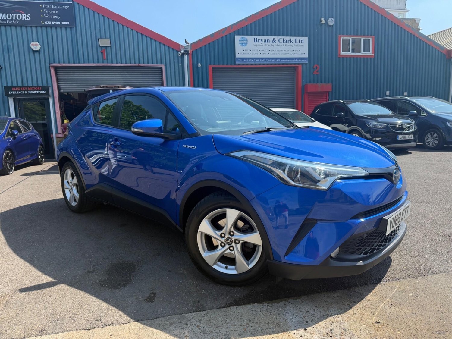 [ berth ]Toyota C-HR
