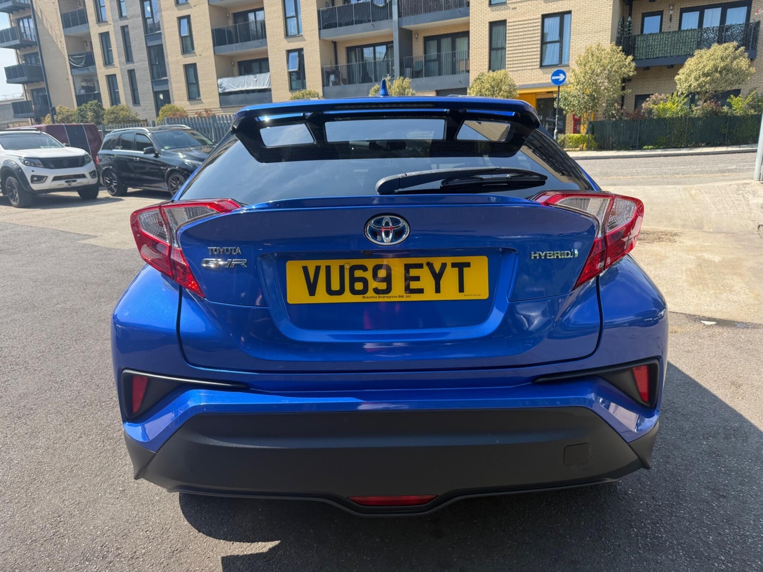 Toyota C-HR 2019 - Cars in Barnet