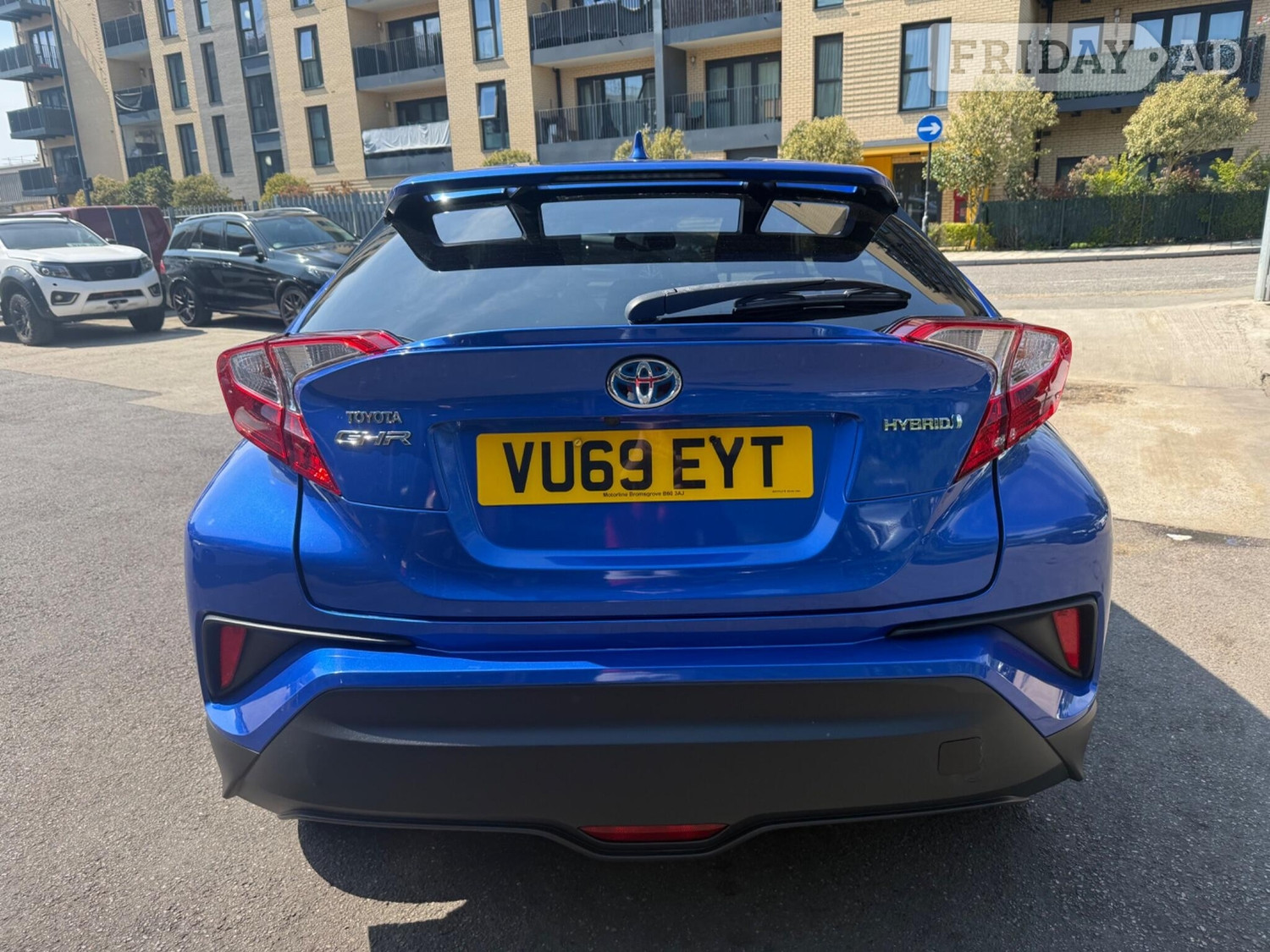 Toyota C-HR 2019 - Cars in Barnet
