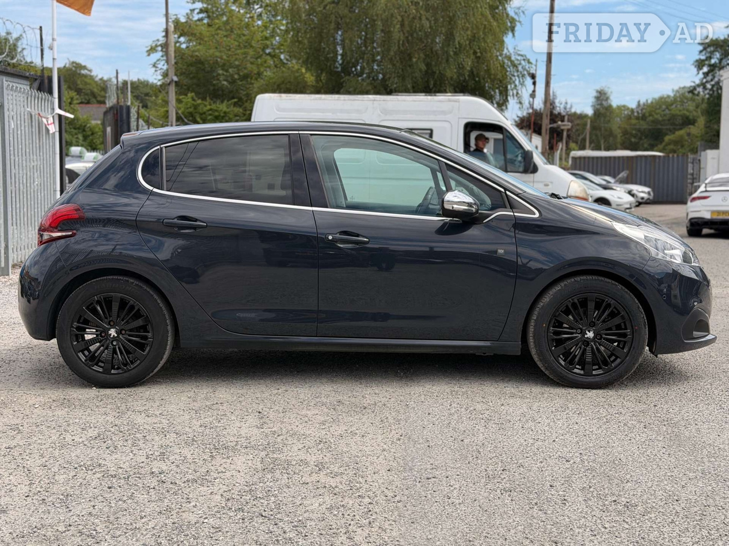 Peugeot 208 2019 - Cars