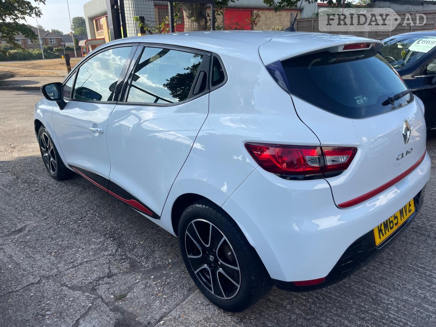 Renault Clio 2016 - Cars in Sittingbourne