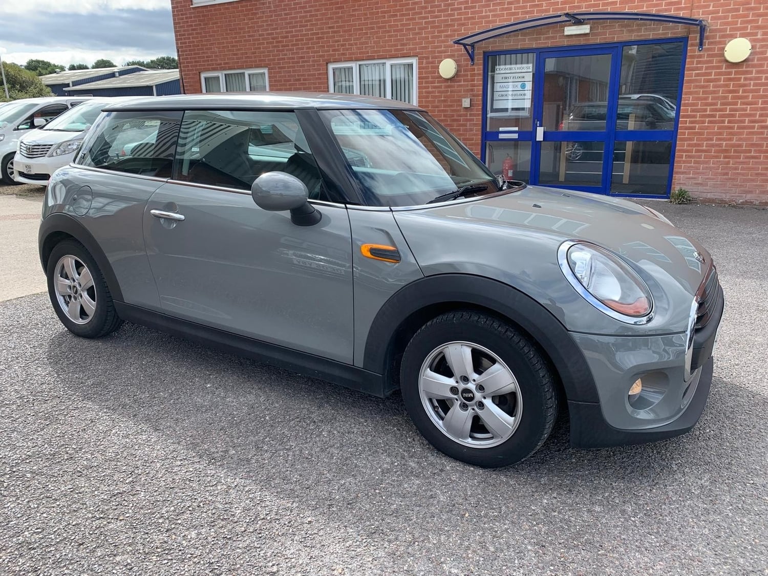 [ berth ]Mini Hatch