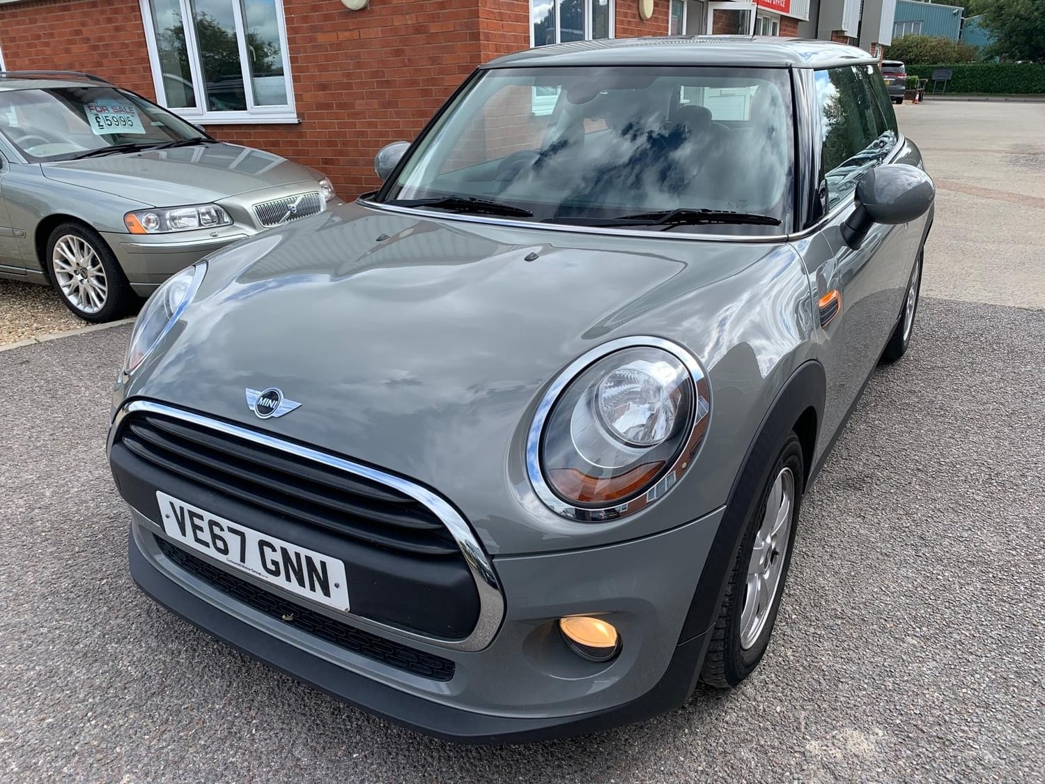 Mini Hatch 2017 - Cars