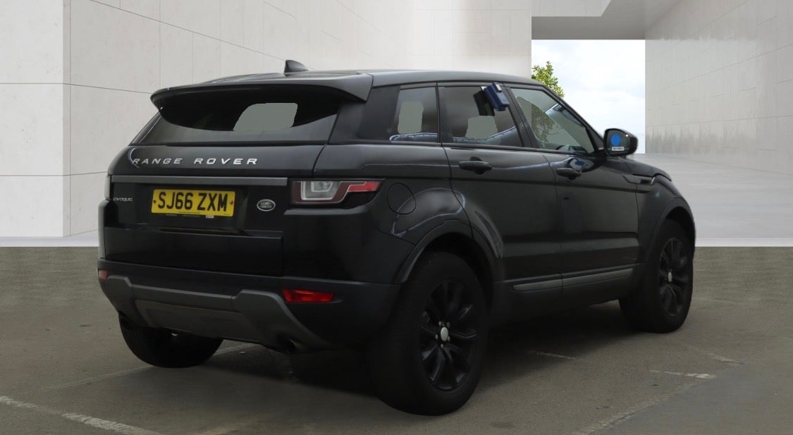 [ berth ]Land Rover Range Rover Evoque