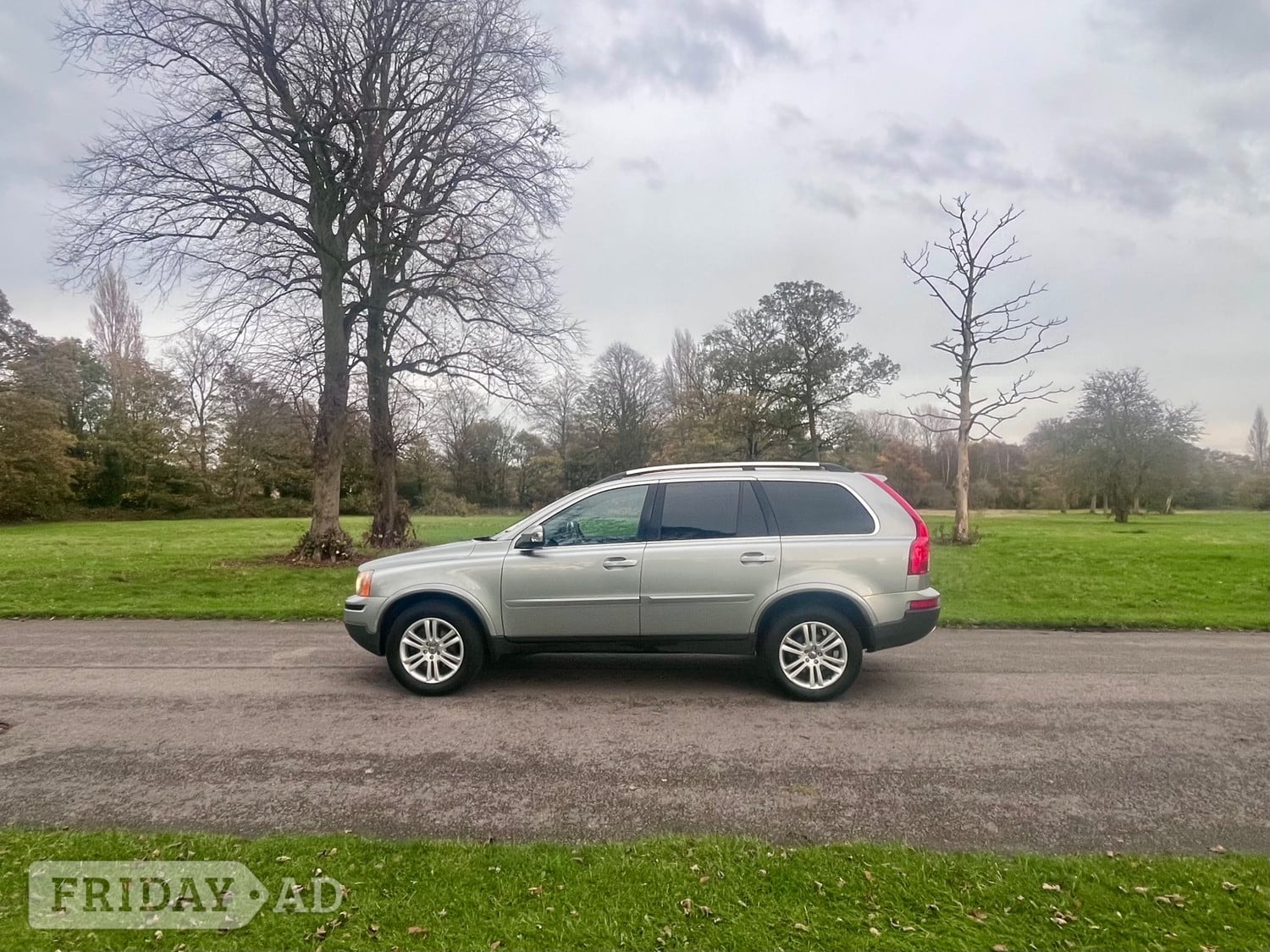 Volvo XC90 2010 - Cars