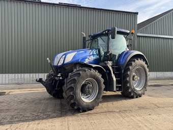 New Holland  (2016) Tractor