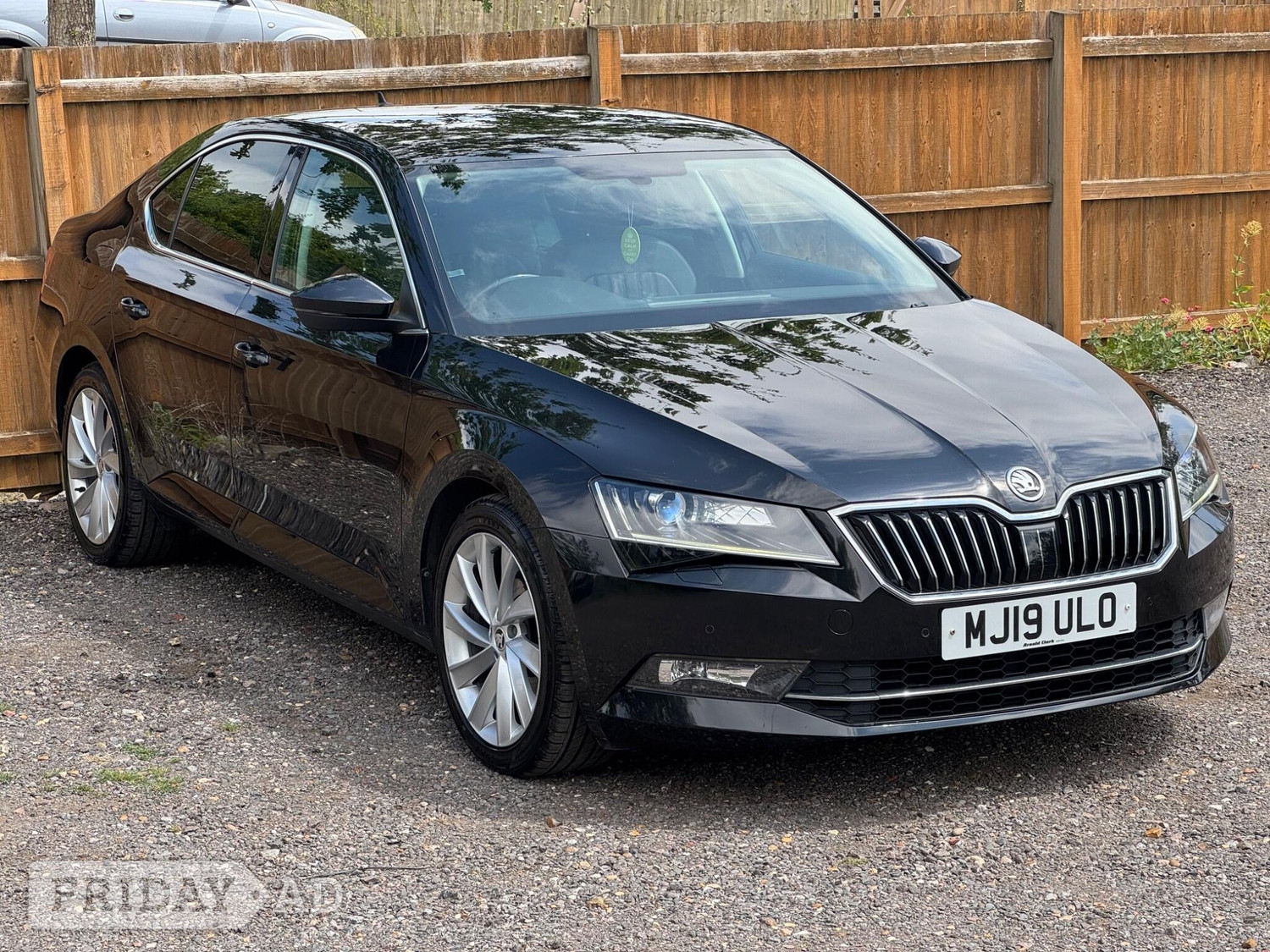 Skoda Superb 2019 - Cars