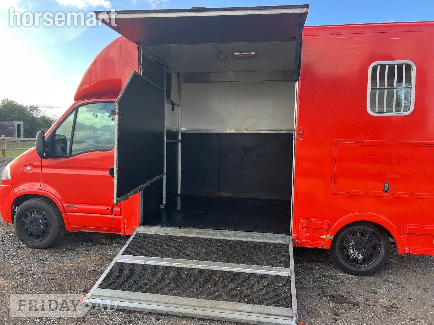 Edquine  Vauxhall Horsebox - Trailers & Horseboxes