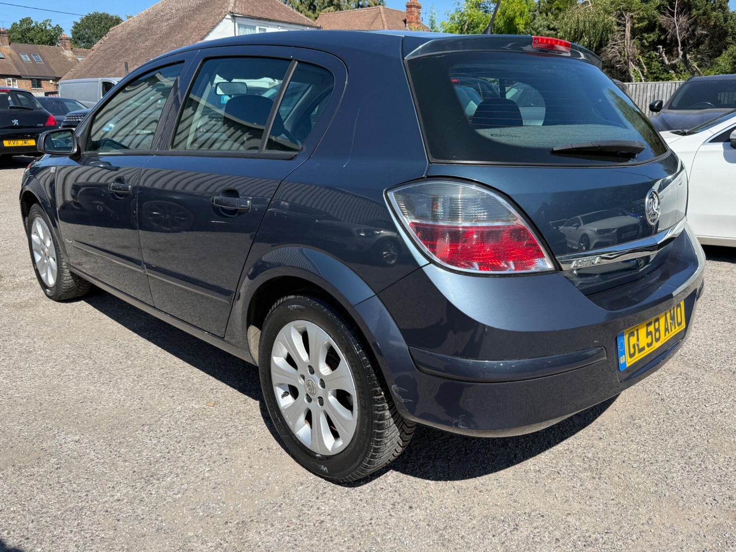 Vauxhall Astra 2009 - Cars in Crawley