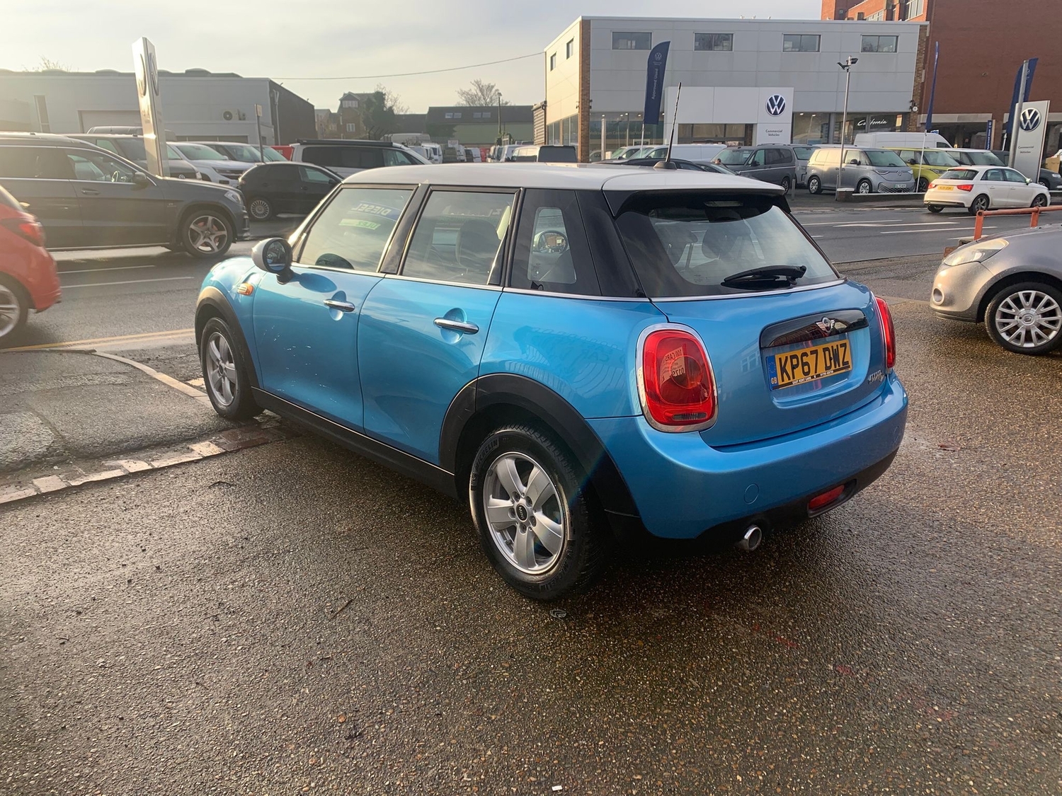 Mini Hatch 2017 - Cars