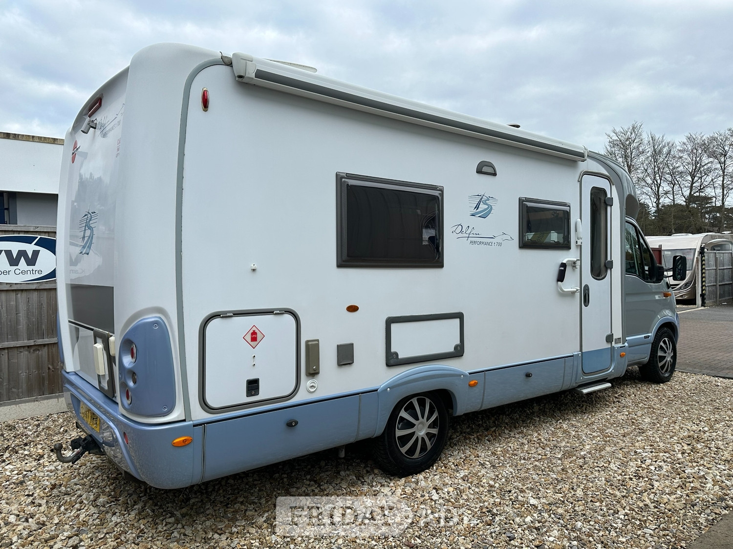 [ berth ]Burstner Delfin T700