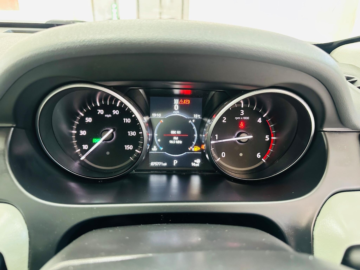 Land Rover Discovery Sport 2017 - Cars in Iver