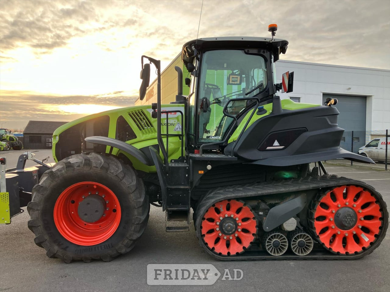 [ berth ]Claas AXION 930 TT