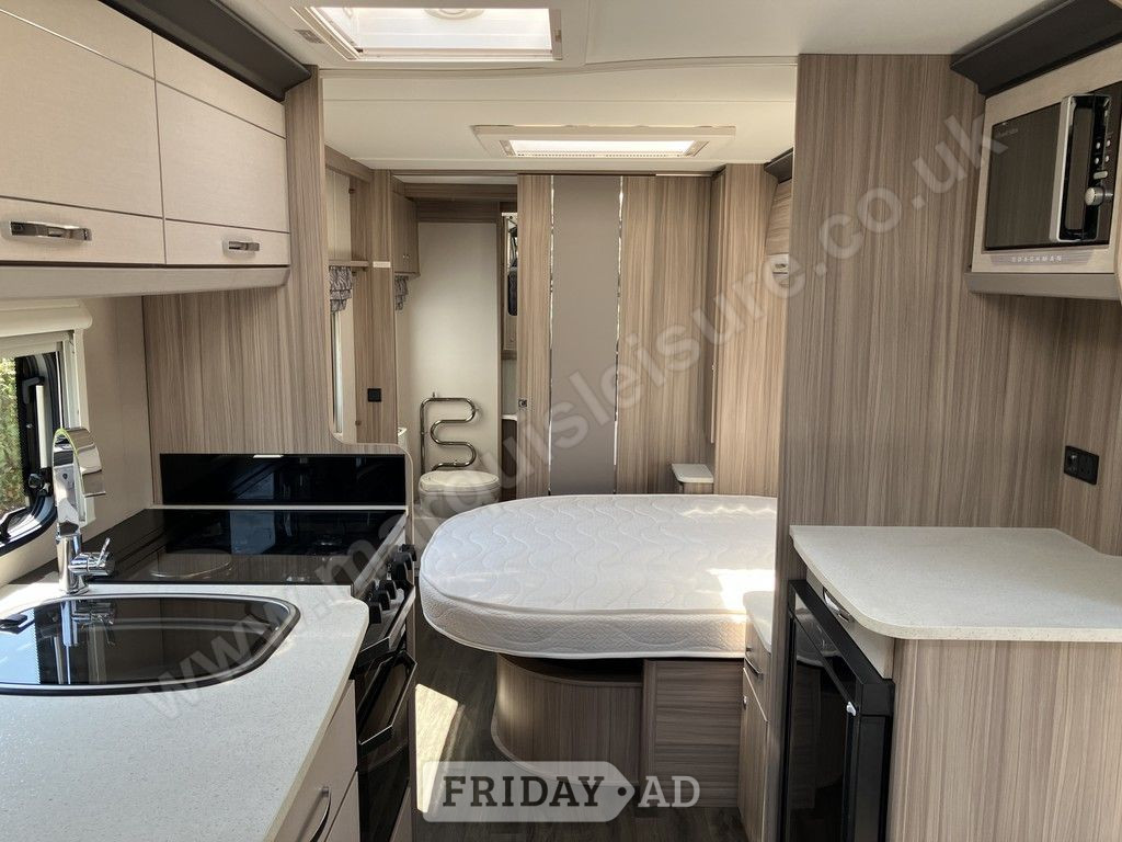 Coachman Acadia 575 2021 - Motorhomes & Caravans in Guildford