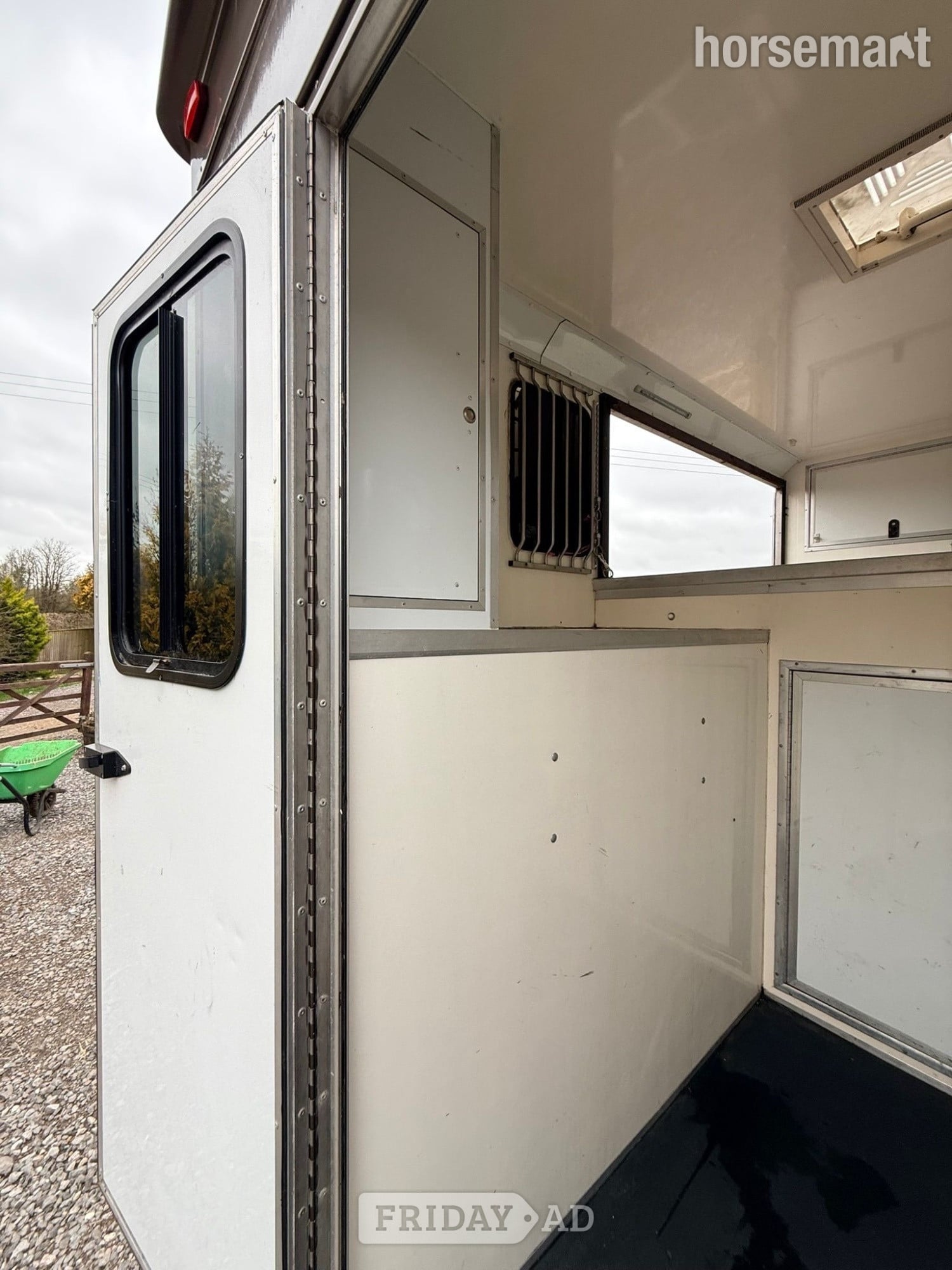 Regent  Renault Horsebox - Trailers & Horseboxes