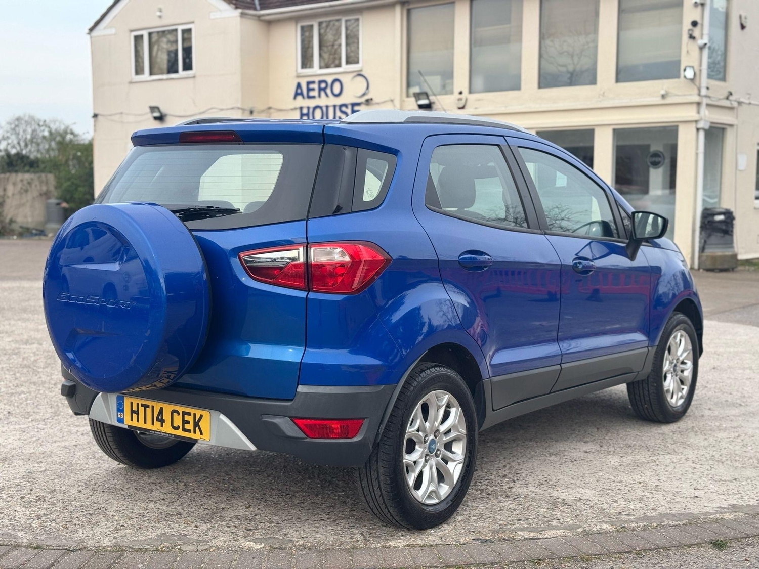 [ berth ]Ford Ecosport