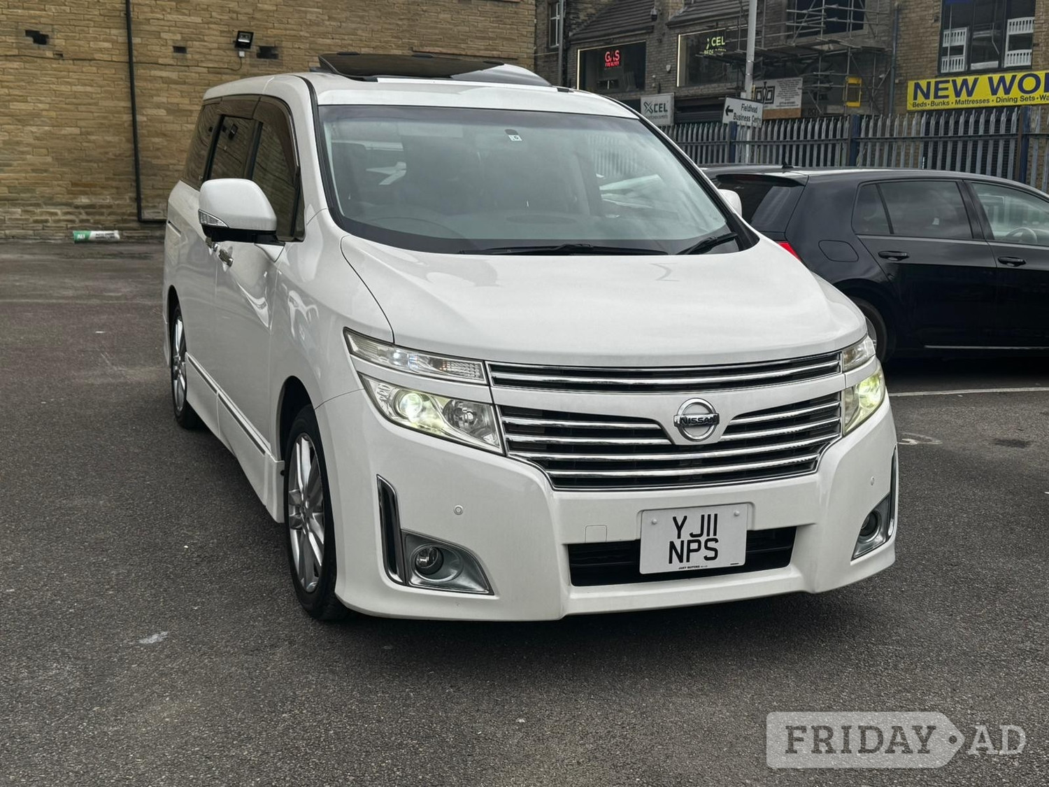 Nissan Elgrand 2011 in Bradford