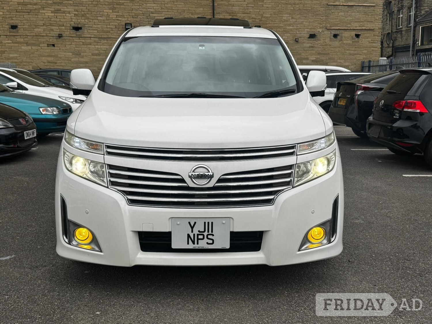Nissan Elgrand 2011 - Cars