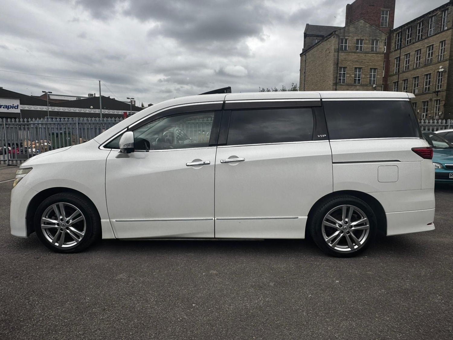 [ berth ]Nissan Elgrand