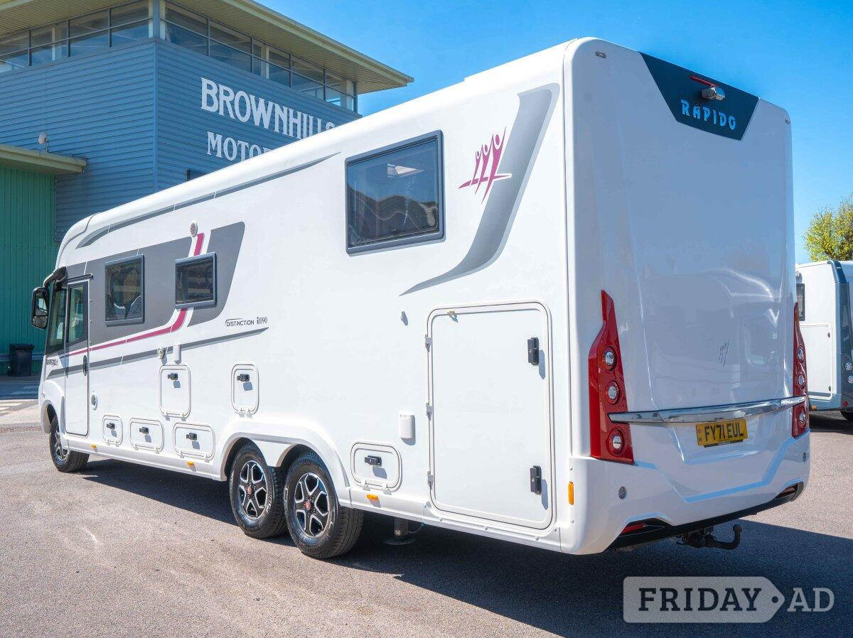 [4 berth ]Rapido Distinction i1090