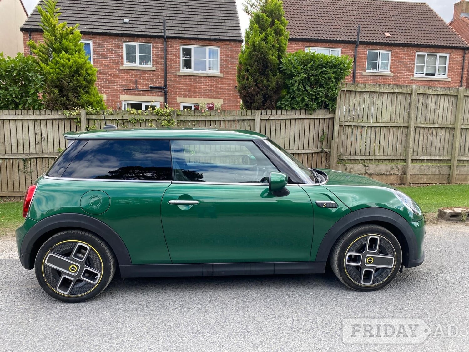 [ berth ]Mini Electric Cooper