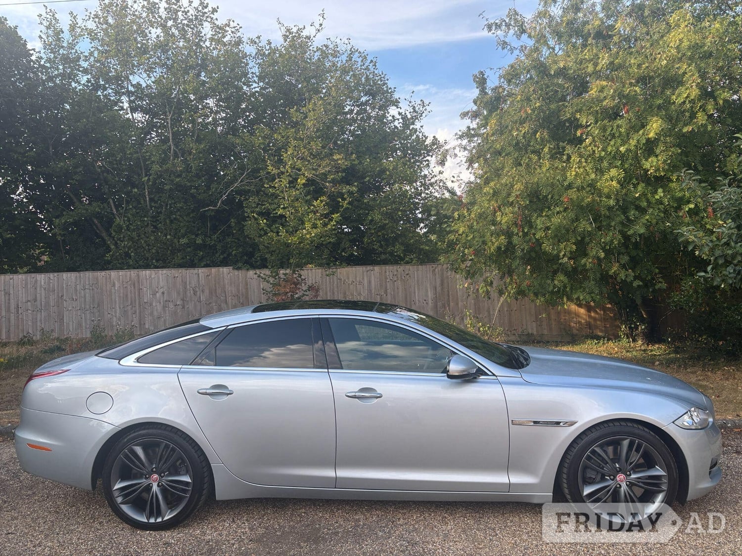 Jaguar XJ 2010 in High Wycombe