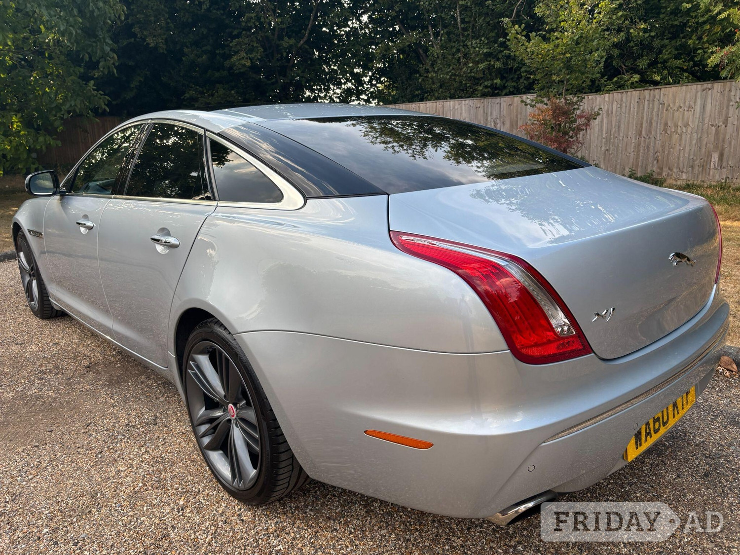 Jaguar XJ 2010 - Cars