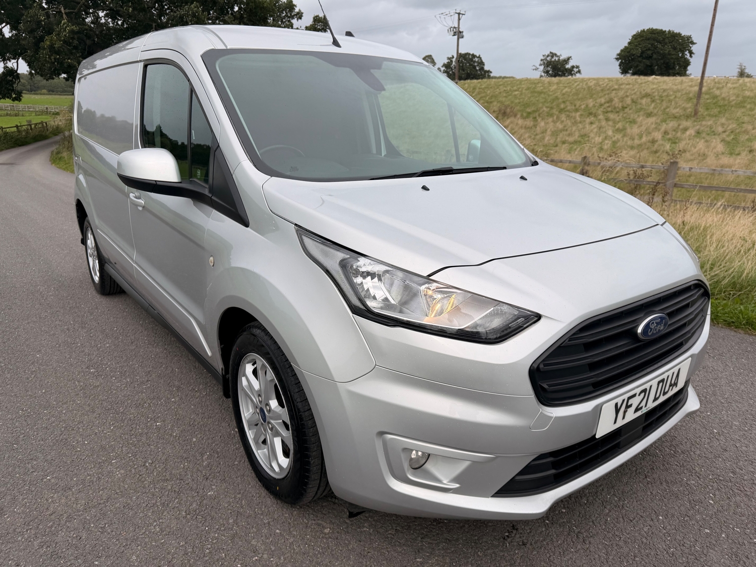[ berth ]Ford Transit Connect