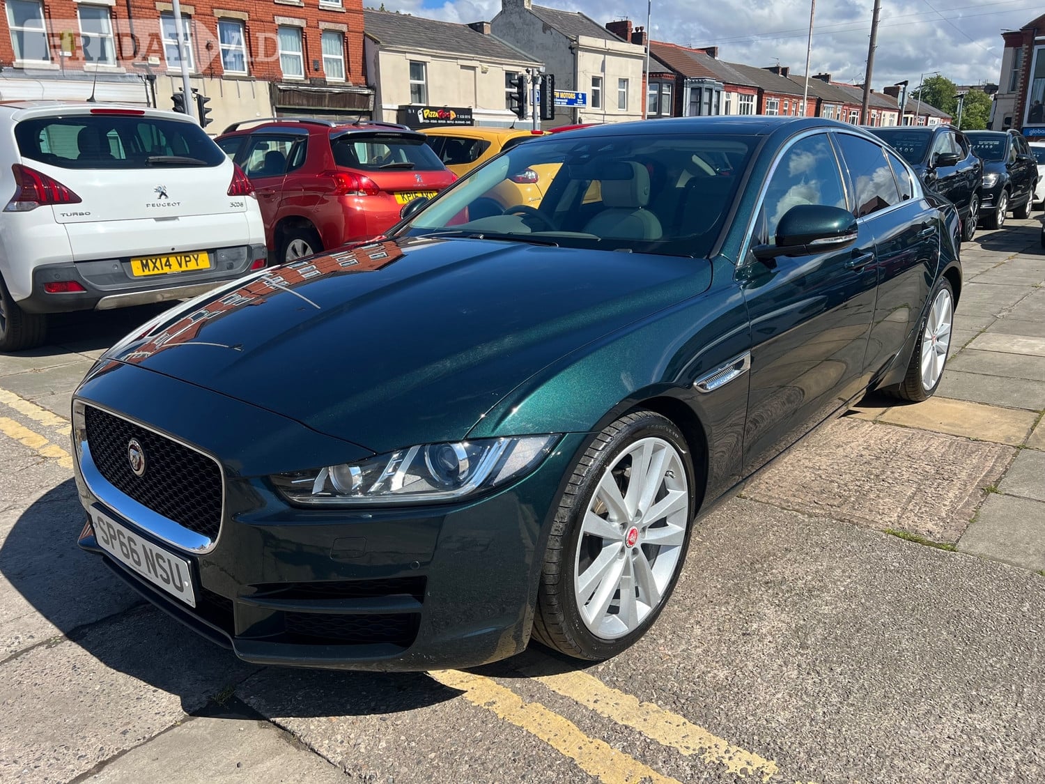[ berth ]Jaguar XE
