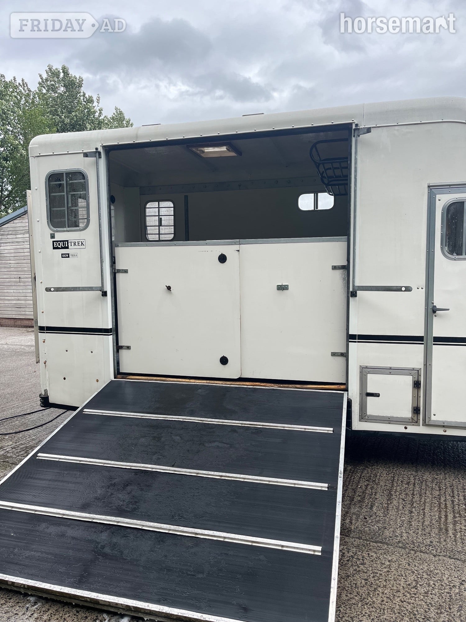 [ berth ]Equi-Trek Show-Treka L
