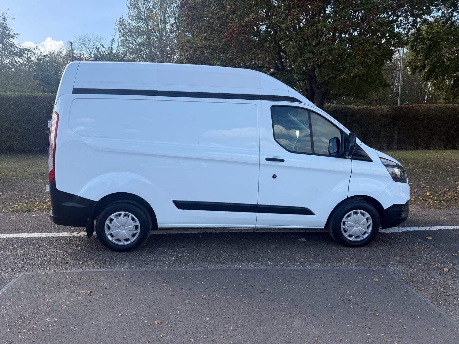 [ berth ]Ford Transit Custom