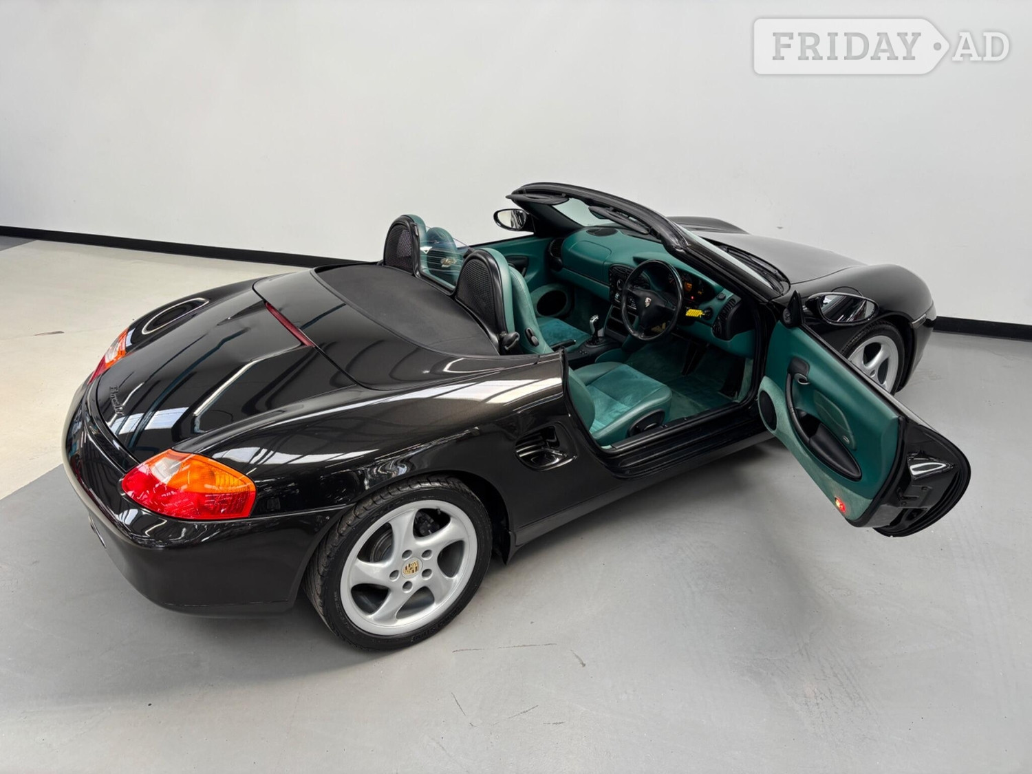 [ berth ]Porsche Boxster