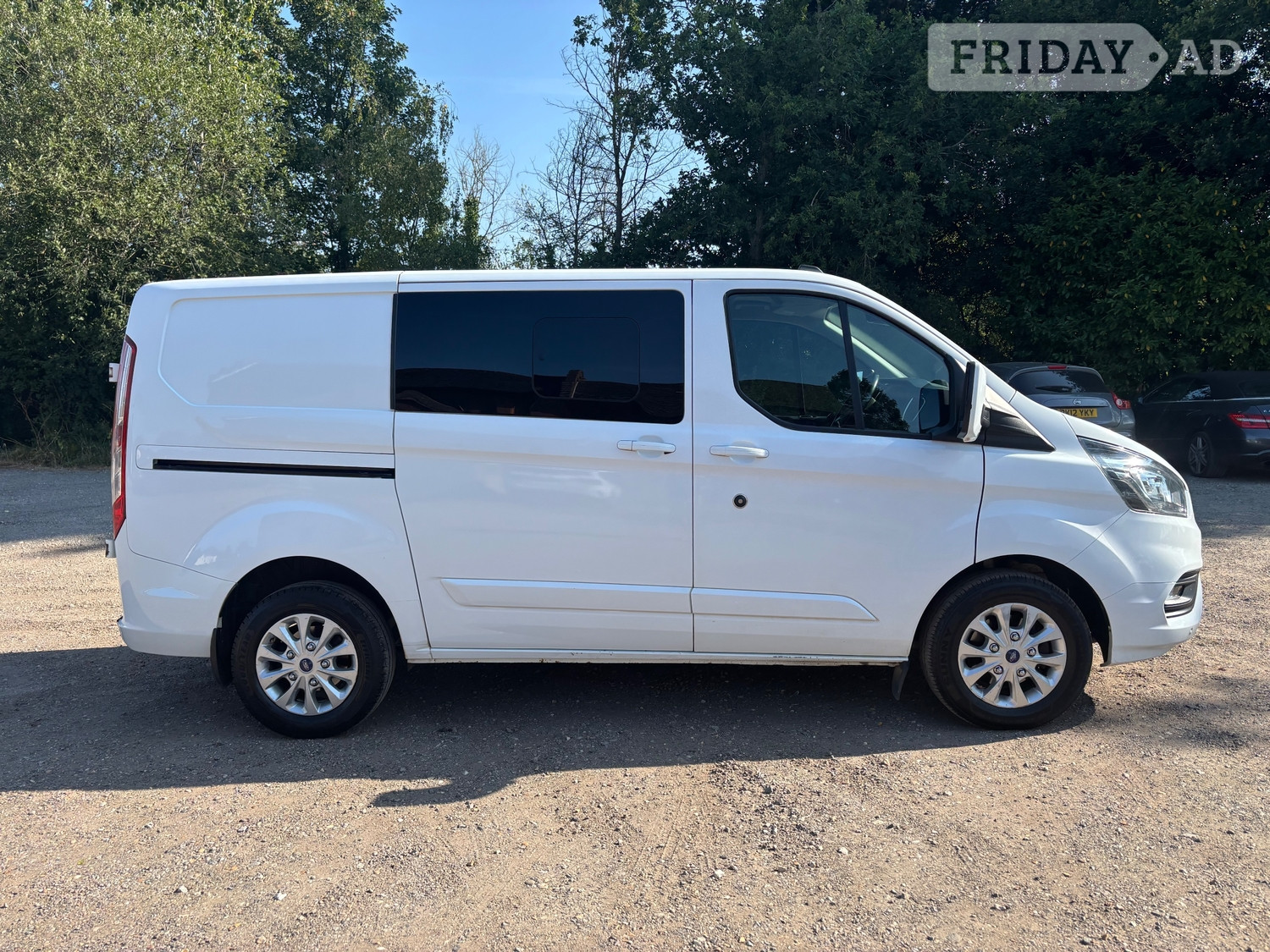 [ berth ]Ford Transit Custom
