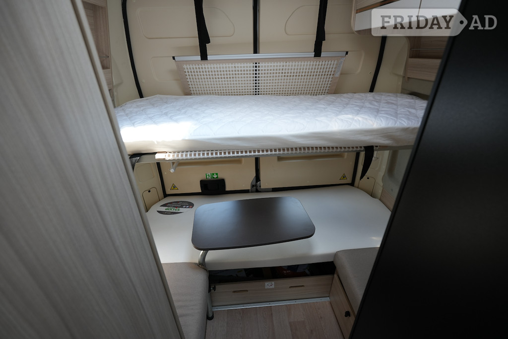 Rapido DREAMER FAMILY FIAT 9 SPEED AUTO 5 BERTH 5 TRAVEL SEAT MOTORHOME 2022 for sale - Motorhomes & Caravans in Haywards Heath