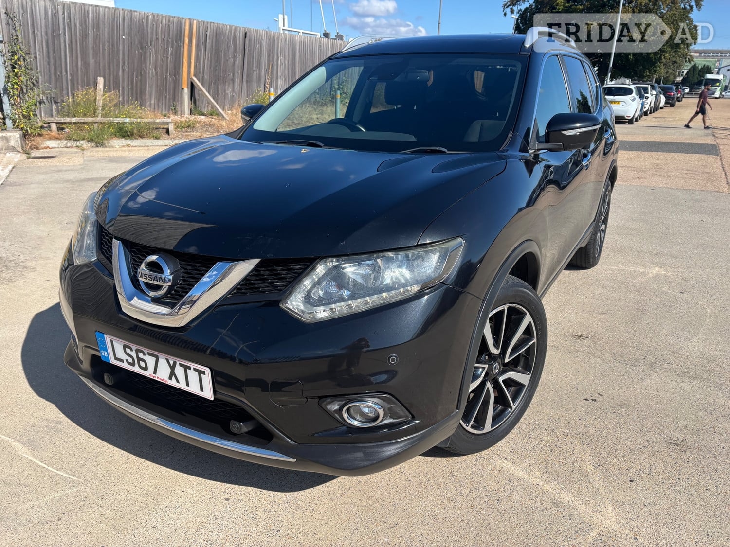 Nissan X-Trail 2017 - Cars in Portsmouth