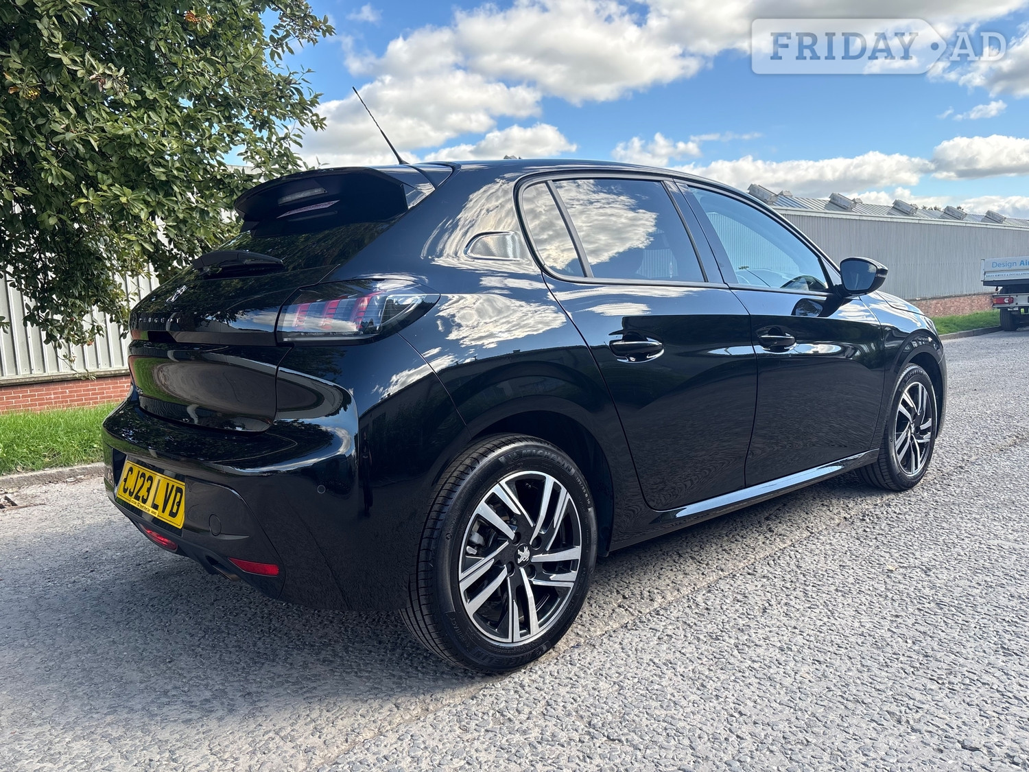 [ berth ]Peugeot 208