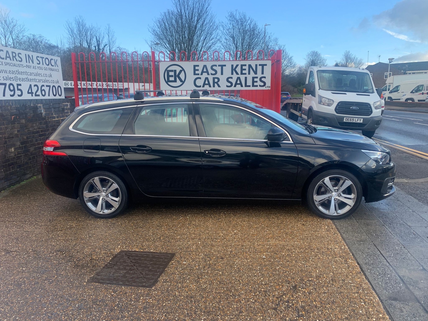 Peugeot 308 SW 2018 - Cars in Sittingbourne