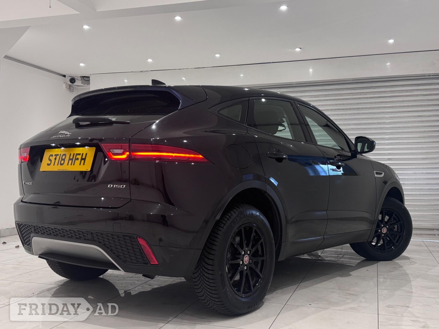 [ berth ]Jaguar E-Pace